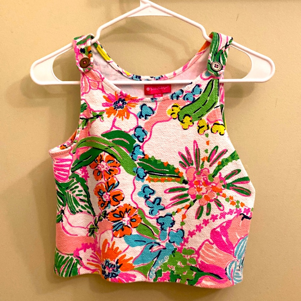 I am selling a cute top for shining tweens